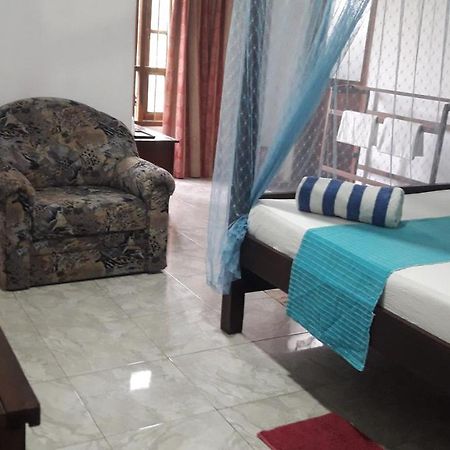 Sea Front Hikkaduwa Appartement Buitenkant foto