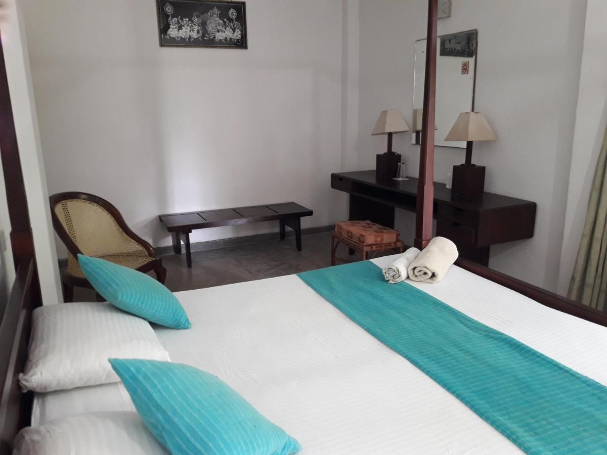 Sea Front Hikkaduwa Appartement Buitenkant foto