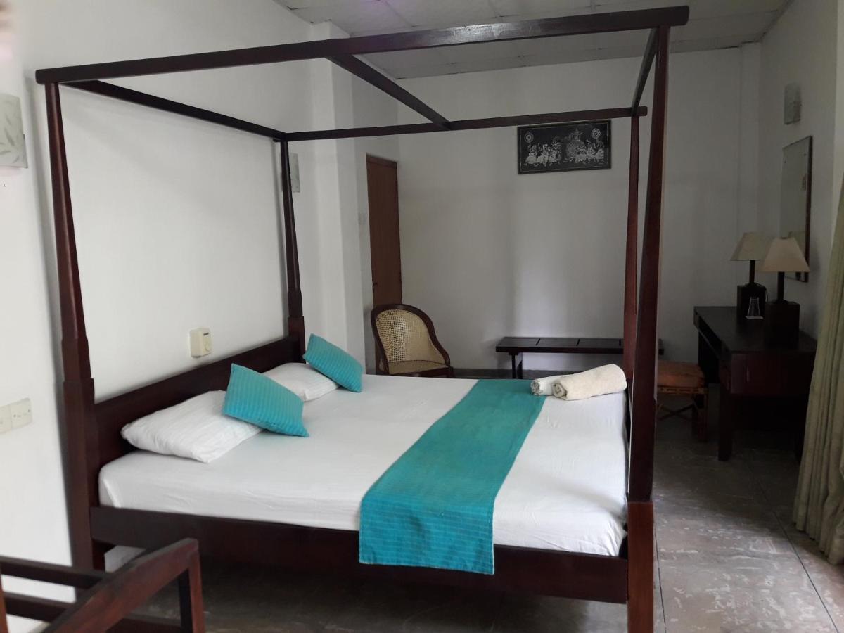 Sea Front Hikkaduwa Appartement Buitenkant foto