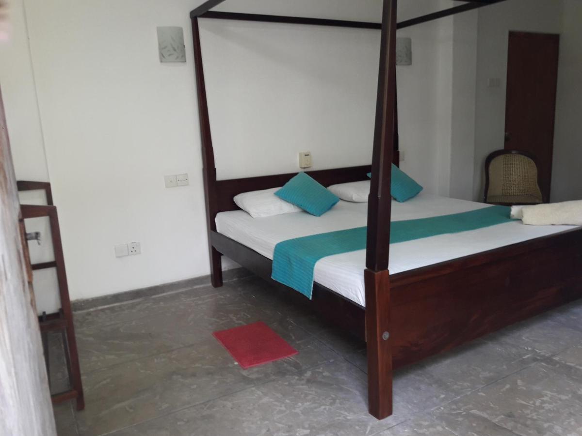 Sea Front Hikkaduwa Appartement Buitenkant foto