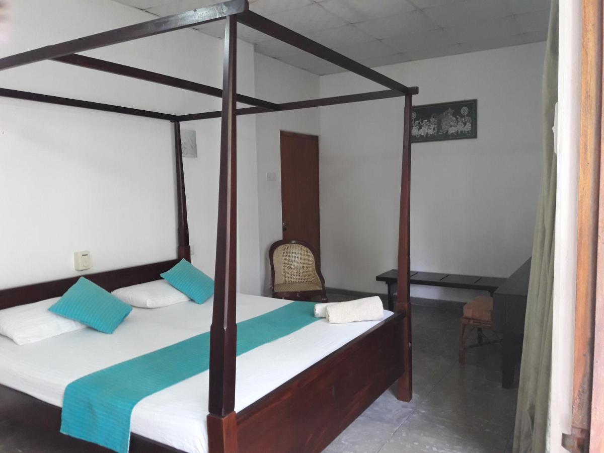 Sea Front Hikkaduwa Appartement Buitenkant foto